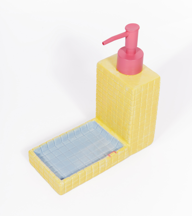 Distributeur savon piscine