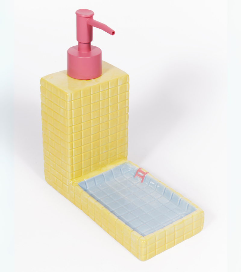 Distributeur savon piscine